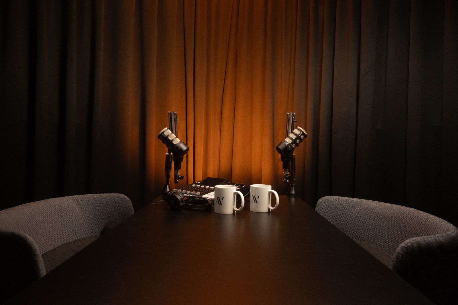 AVSTUDIO PODCAST 060126 ®AV 102 1 scaled